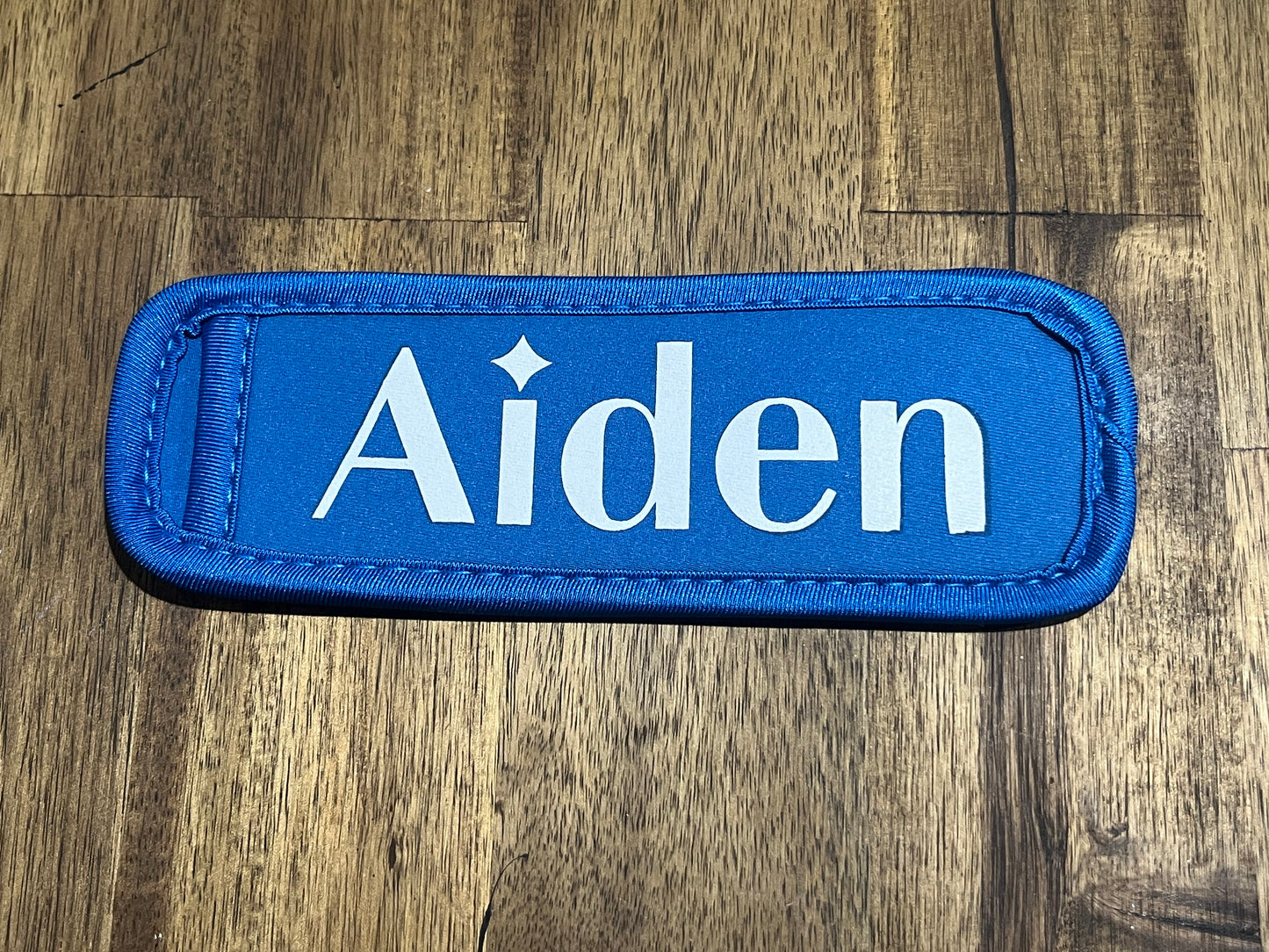 'AIDEN' Icypole Holder